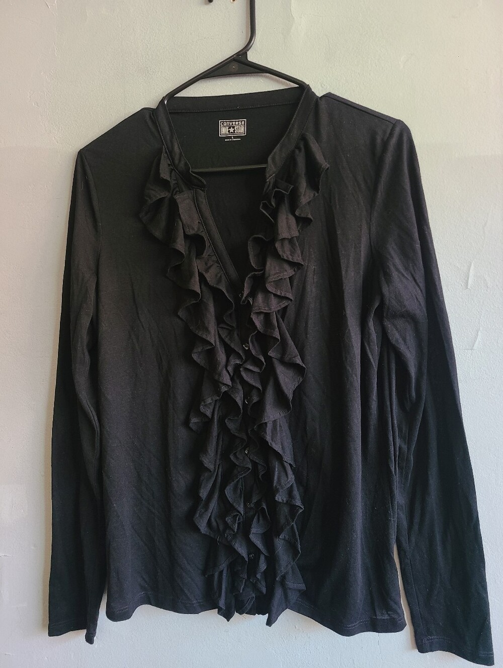 Women's large Converse black button up long sleeve shirt v-neck ruffle front